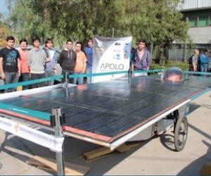 Estudiantes de Ingeniería Industrial potencian proyecto para construir tercer auto solar de la Universidad