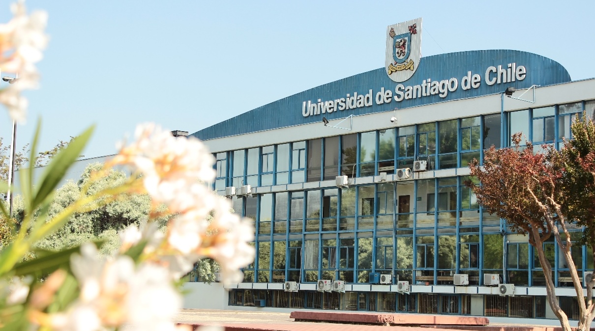 A la Comunidad Universitaria