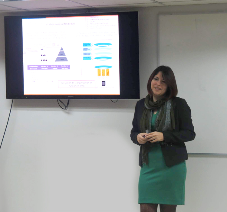 Dra. Andrea Espinoza propone una nueva mirada medioambiental a la optimización de sistemas