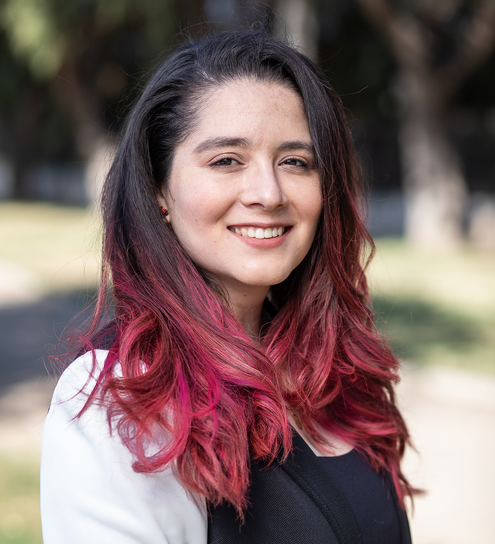 Javiera González Orell, egresada el 2015 del Departamento de Ingeniería Civil Industrial, de la Universidad de Santiago de Chile, fue distinguida entre las 100 mujeres líderes 2020, por El Mercurio.
