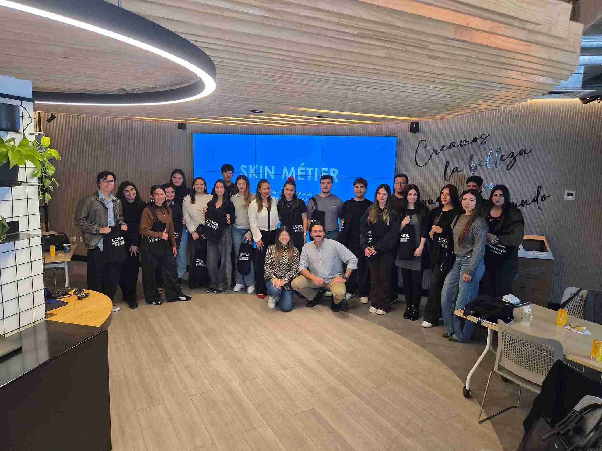 Estudiantes de Ingeniería Industrial participan en experiencia inmersiva en L’Oréal Academy del Programa L’Oréal Avanza 2026
