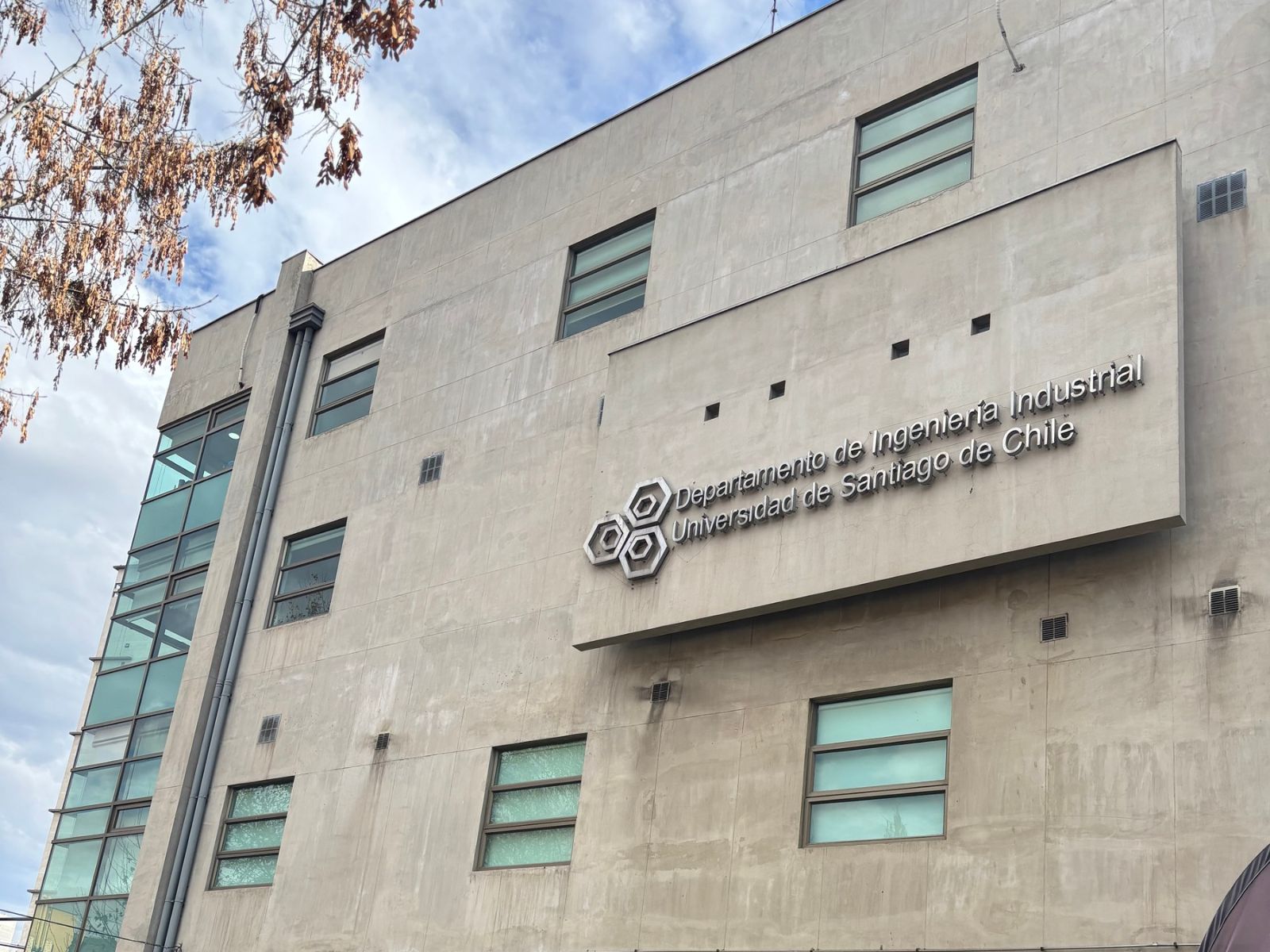 Magíster en Ciencias de la Ingeniería del Departamento de Ingeniería Industrial obtiene siete años de acreditación